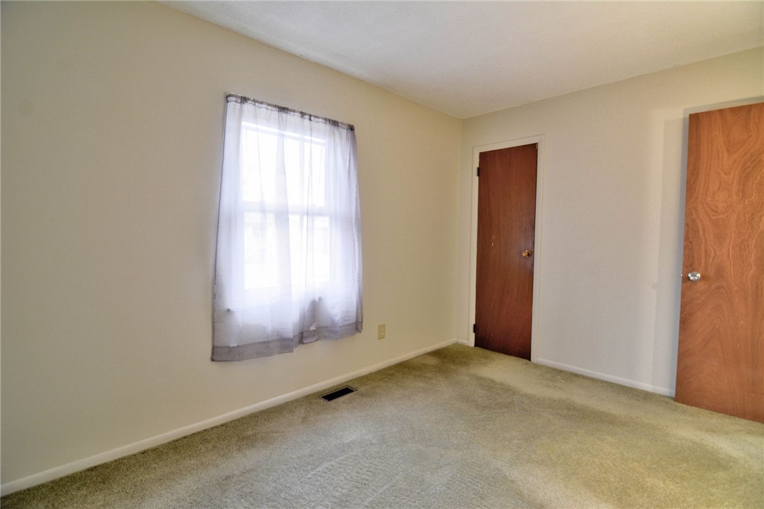 3245 East Robin Drive Decatur, IL 62526 - Photo 10 of 24 Bedroom 1