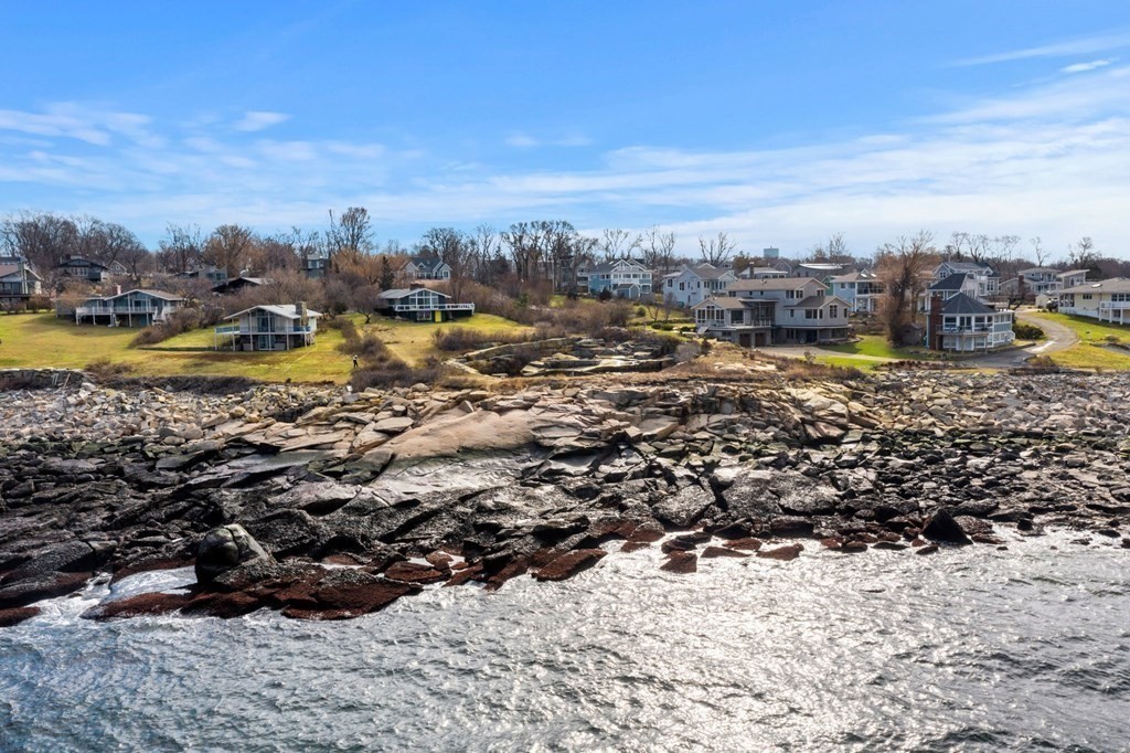 6 Ships Bell Road Gloucester, MA 01930 - Photo 9 of 41 Gallery Image 9