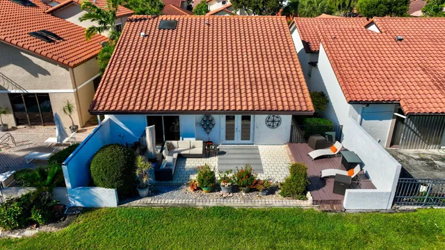 $685,000 | 23145 Via Stel, Boca Raton, FL 33433