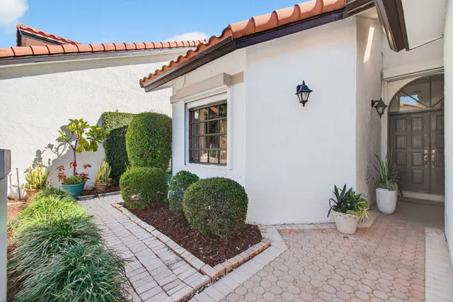 $685,000 | 23145 Via Stel, Boca Raton, FL 33433