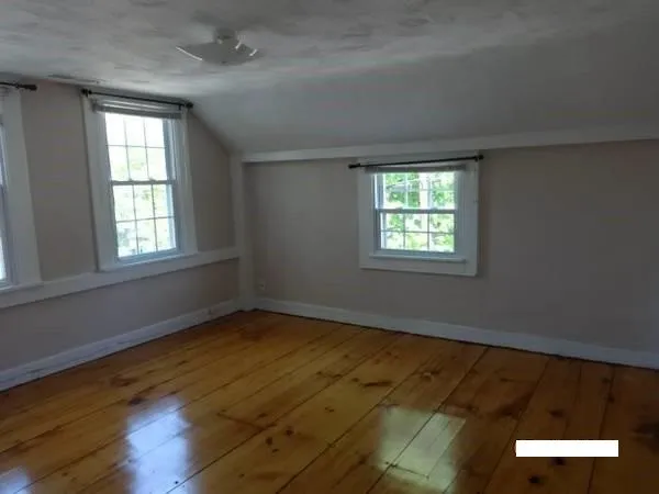 $1,900 | 37 Castle Street, East Greenwich, RI 02818