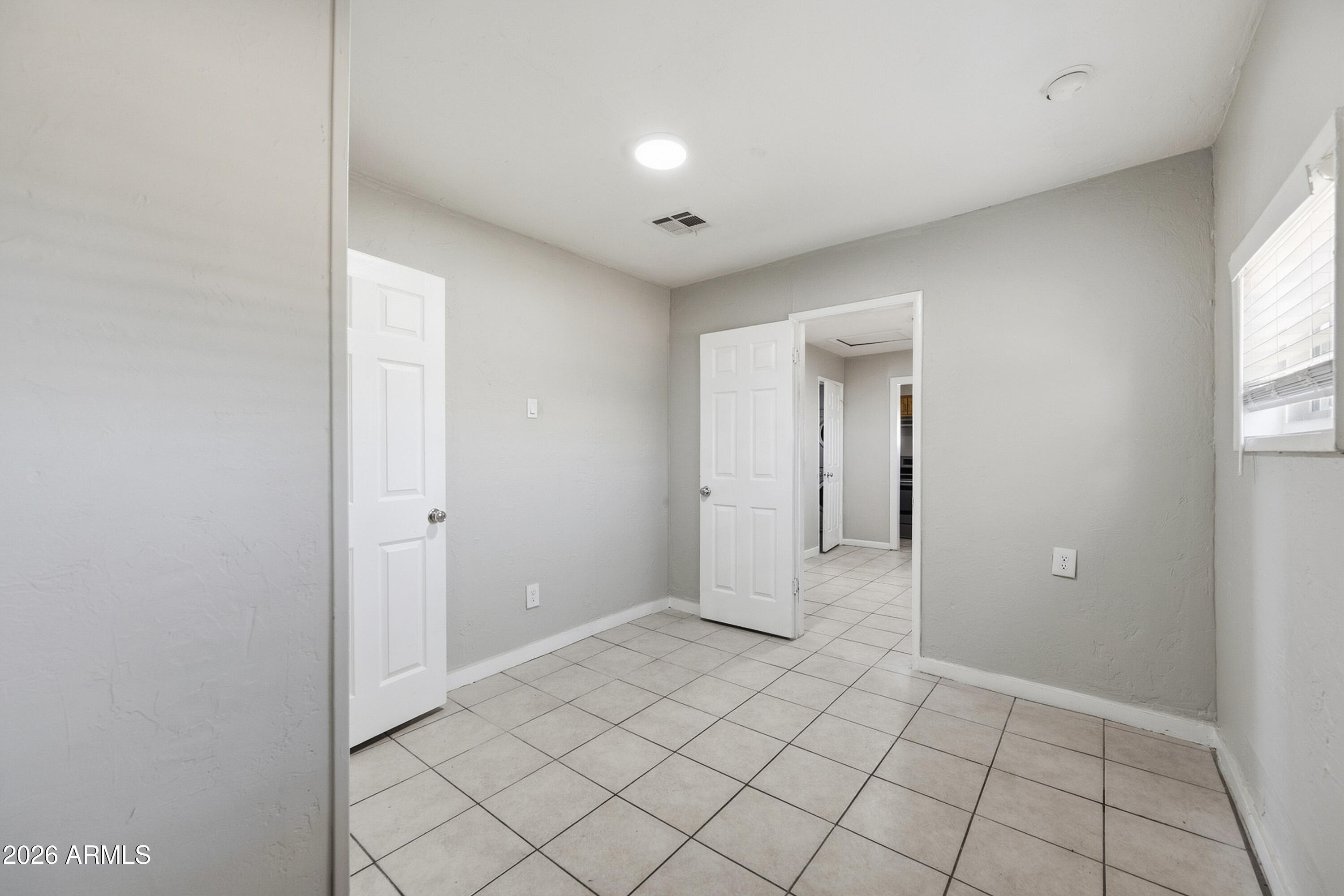 5206 West Ocotillo Road, Unit B Glendale, AZ 85301 - Photo 11 of 15 11-5306WORB-ocupix-
