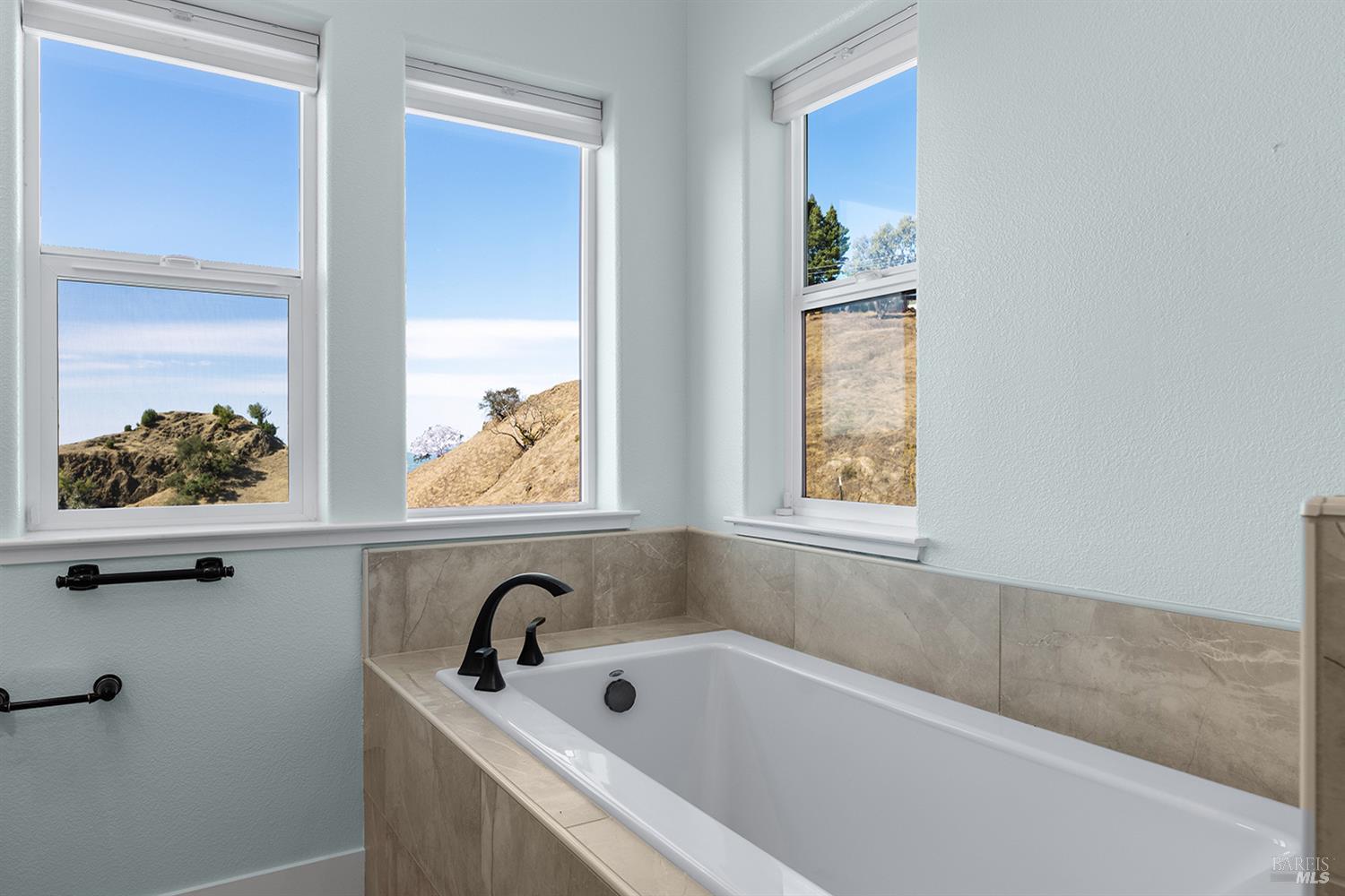 1475 Los Alamos Road Santa Rosa, CA 95409 - Photo 15 of 44 Gallery Image 15