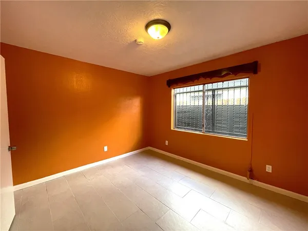 $1,800 | 10802 Grape Street, Los Angeles, CA 90059