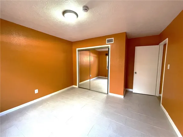 $1,800 | 10802 Grape Street, Los Angeles, CA 90059