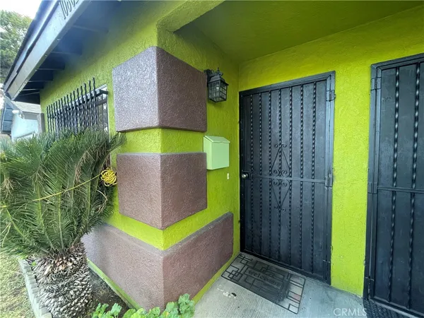 $1,800 | 10802 Grape Street, Los Angeles, CA 90059