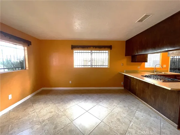 $1,800 | 10802 Grape Street, Los Angeles, CA 90059