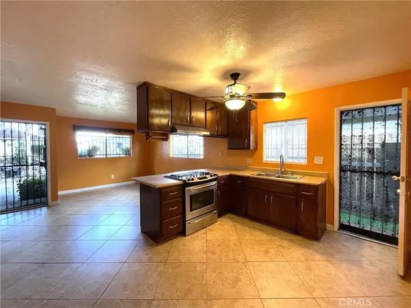 $1,800 | 10802 Grape Street, Los Angeles, CA 90059