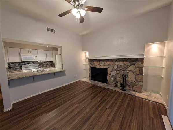 $1,595 | 2921 Shelby Avenue, Dallas, TX 75219