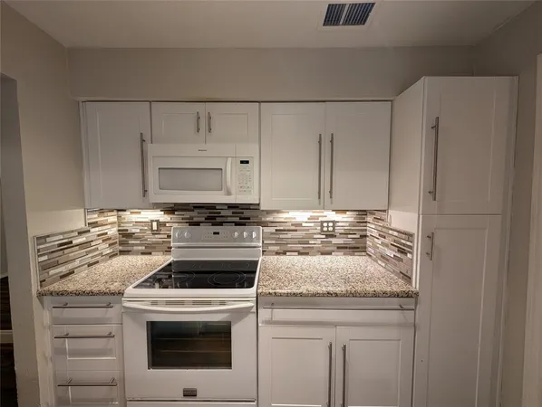 $1,595 | 2921 Shelby Avenue, Dallas, TX 75219