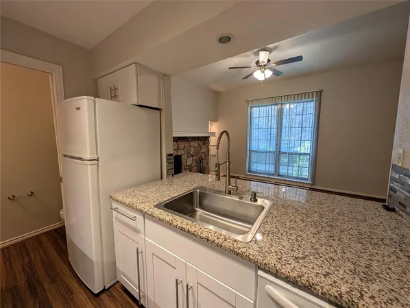 $1,595 | 2921 Shelby Avenue, Dallas, TX 75219