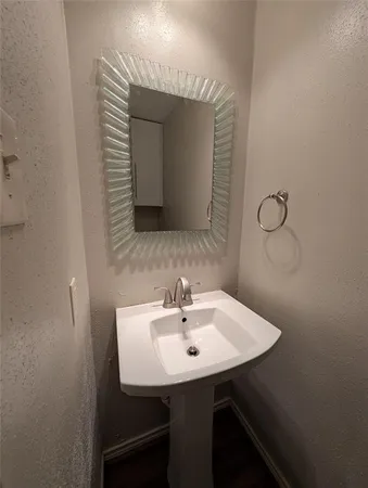 $1,595 | 2921 Shelby Avenue, Dallas, TX 75219