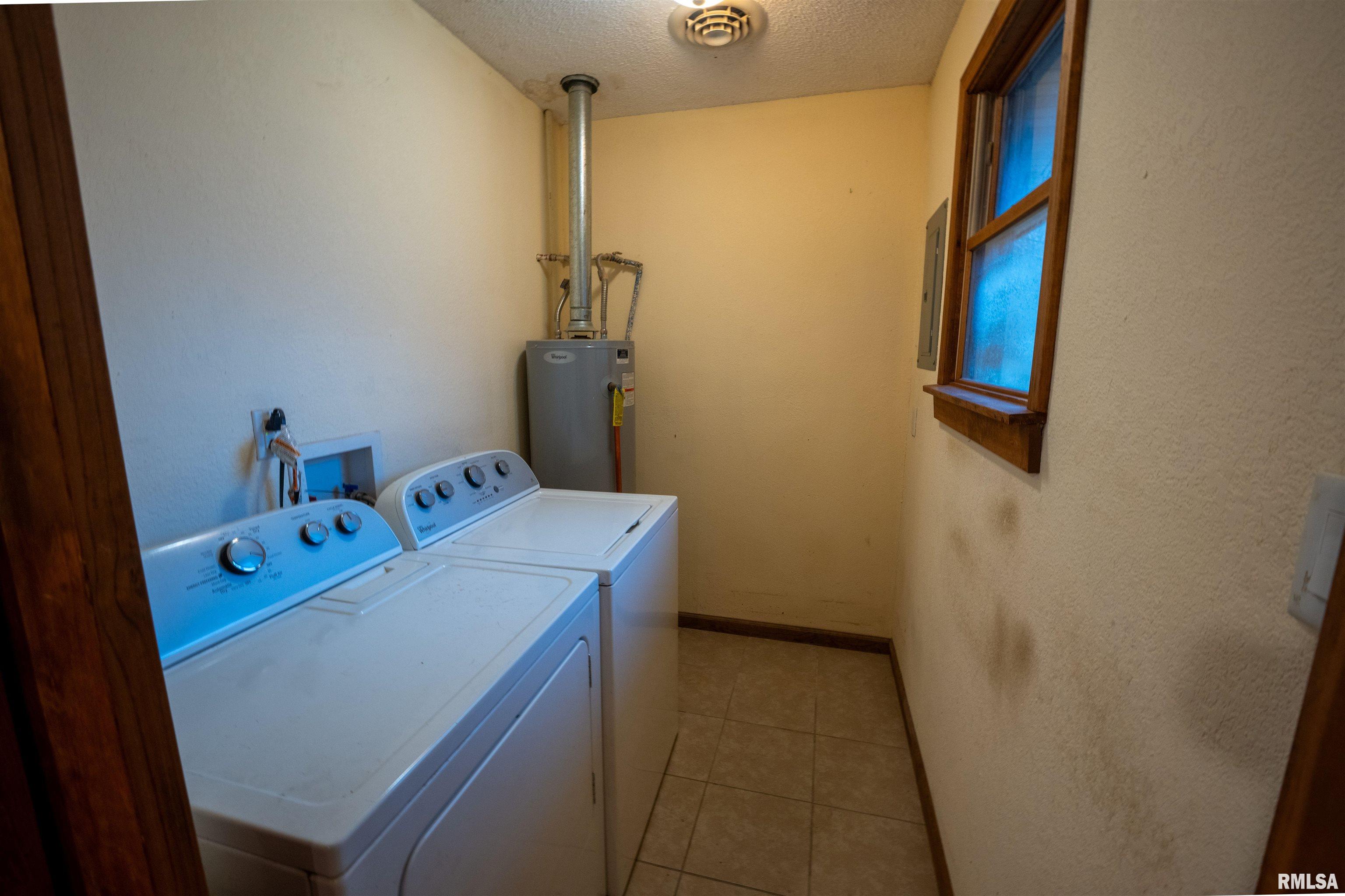 215 West Valleyview Drive Canton, IL 61520 - Photo 15 of 17