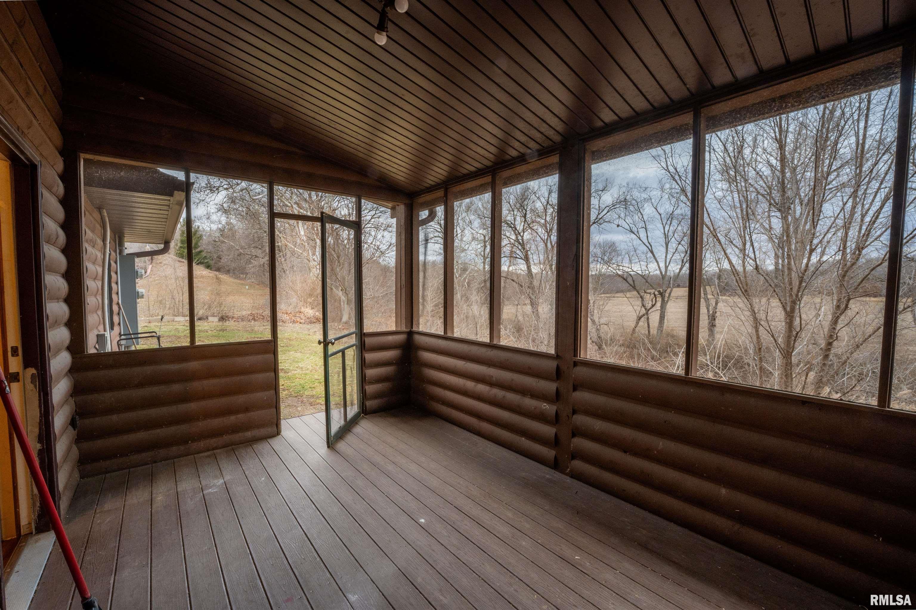 215 West Valleyview Drive Canton, IL 61520 - Photo 16 of 17