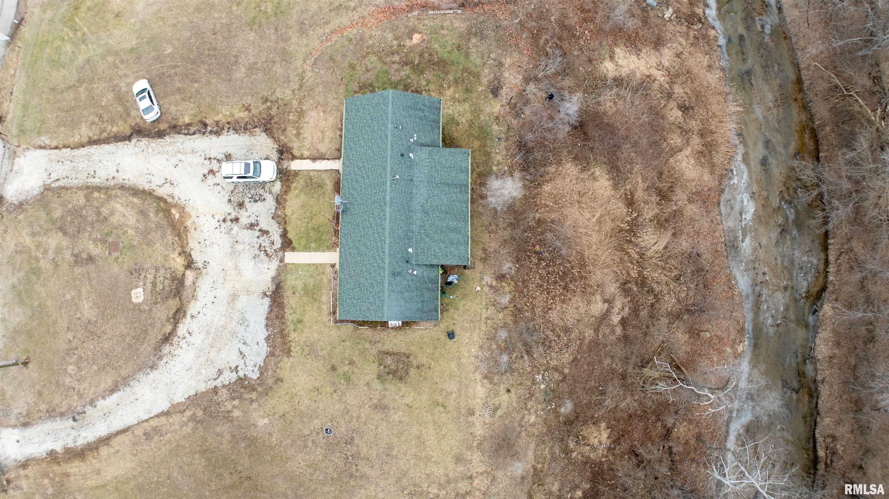 215 West Valleyview Drive Canton, IL 61520 - Photo 4 of 17