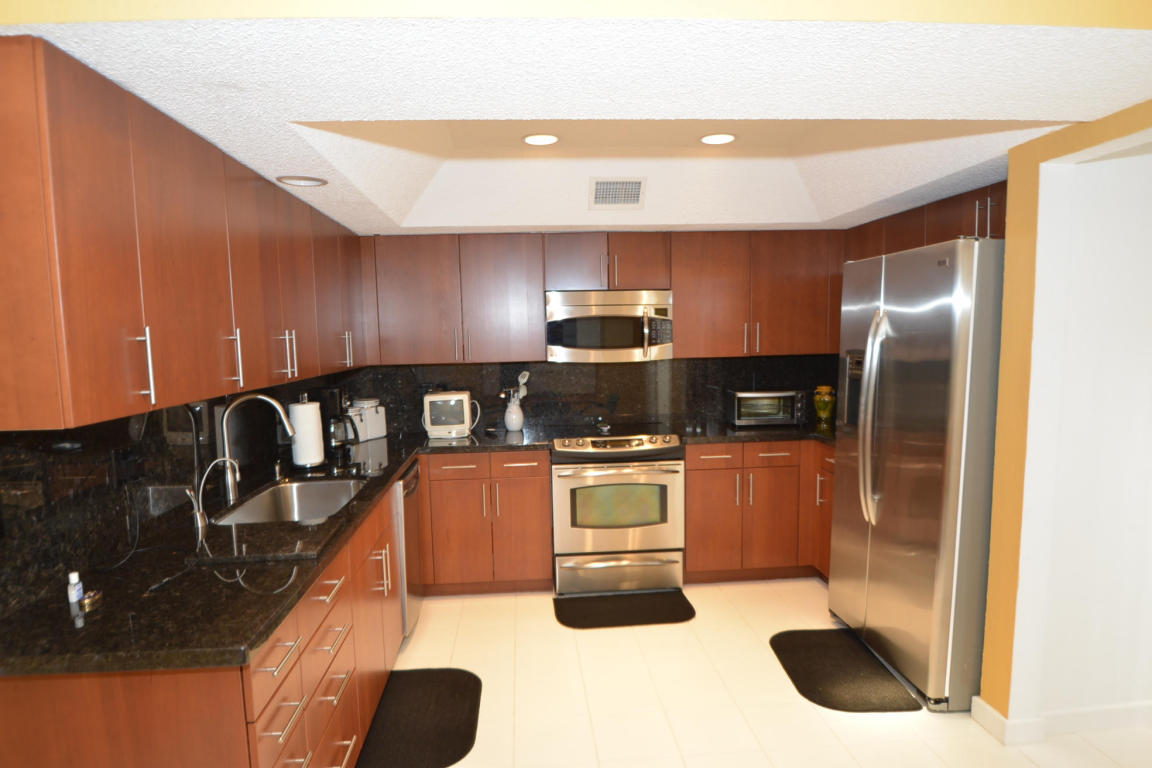 20087 Waters Edge Drive, Unit 202 Boca Raton, FL 33434 - Photo 15 of 37 #15