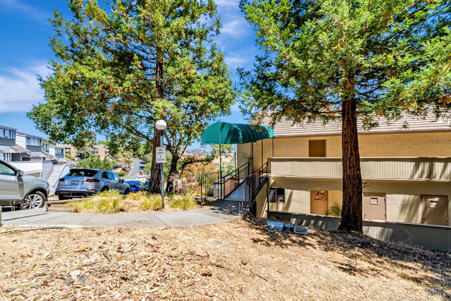 270 Channing Way, Unit 1 San Rafael, CA 94903 - Photo 23 of 32
