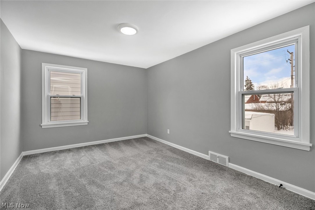 4034 Stilmore Road Cleveland, OH 44121 - Photo 16 of 29
