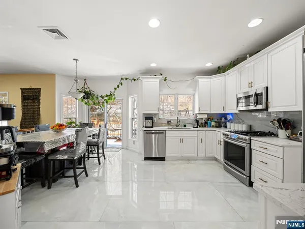 $1,250,000 | 7 Patrick Avenue, Emerson, NJ 07630