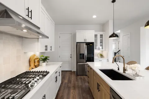 $800,000 | 305 Avena Trail, Austin, TX 78738