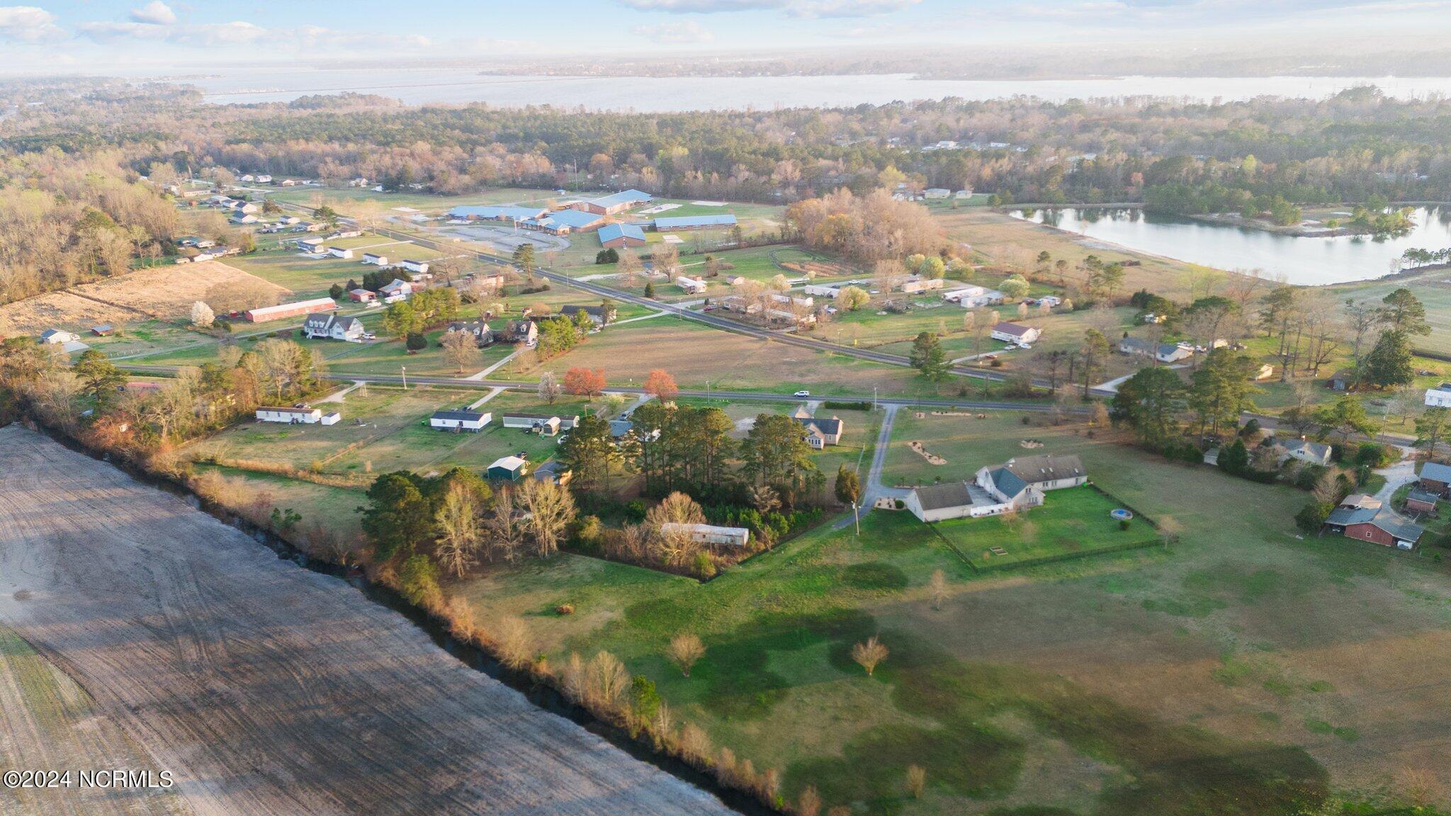 340 Antioch Road New Bern, NC 28560 - Photo 13 of 21 13-web-or-mls-DJI_20240314184429_0697_D