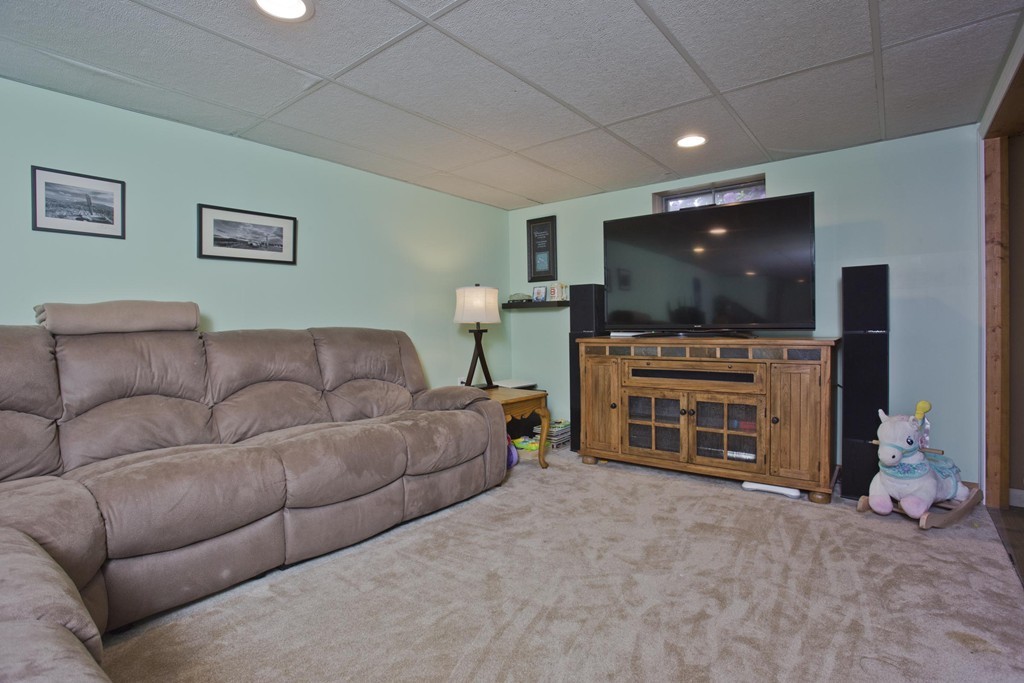 109 Sierra Vista Road Springfield, MA 01128 - Photo 12 of 17 Gallery Image 12