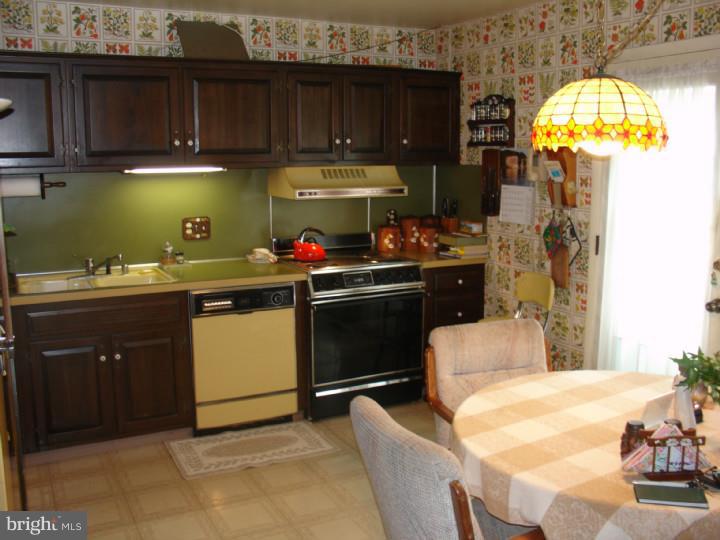 10 Club Lane Reading, PA 19607 - Photo 4 of 17 Gallery Image 4