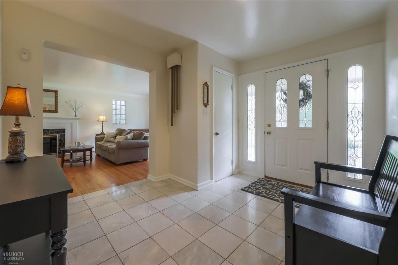 1059 Devonshire Road Grosse Pointe Park, MI 48230 - Photo 5 of 39