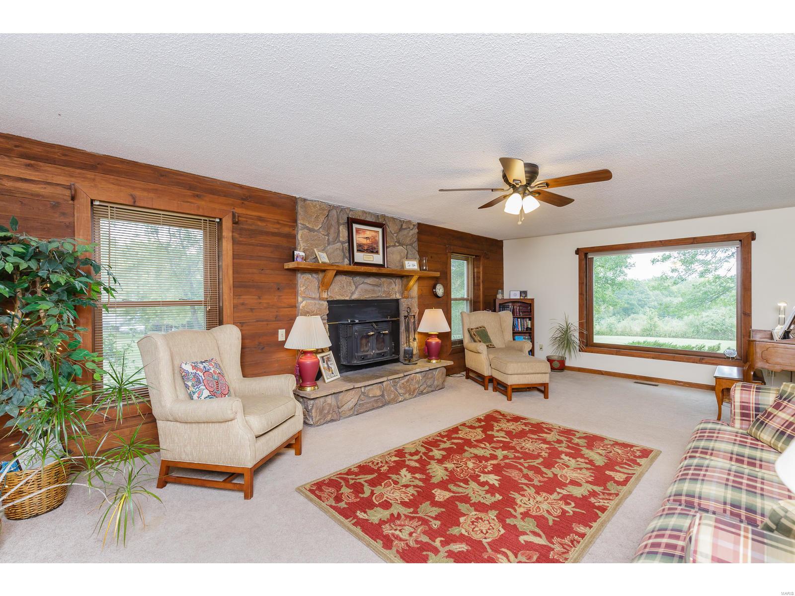 308 Defiance Road Defiance, MO 63341 - Photo 6 of 34 Gallery Image 6