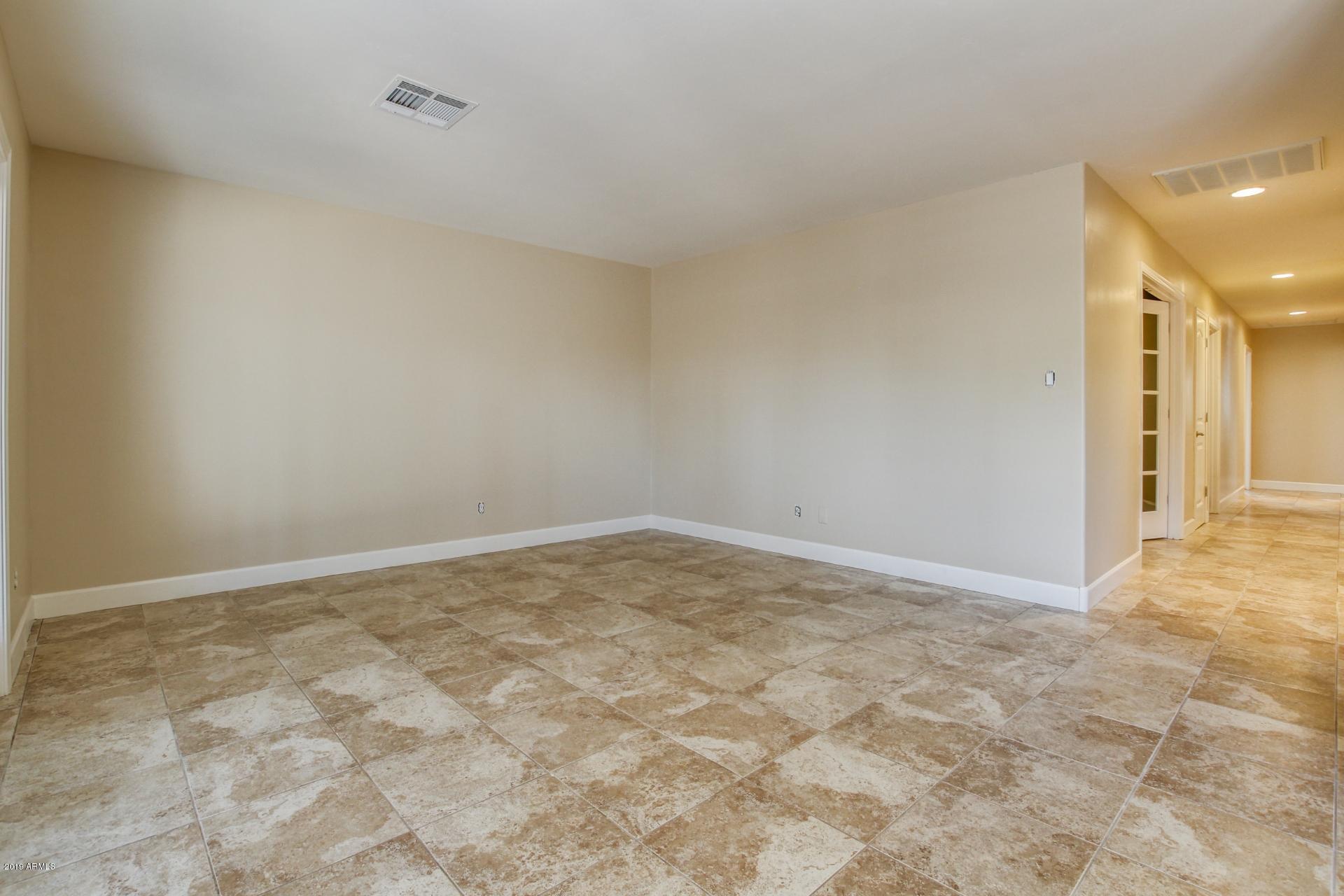 3620 South Newberry Road Tempe, AZ 85282 - Photo 7 of 18 Family Room