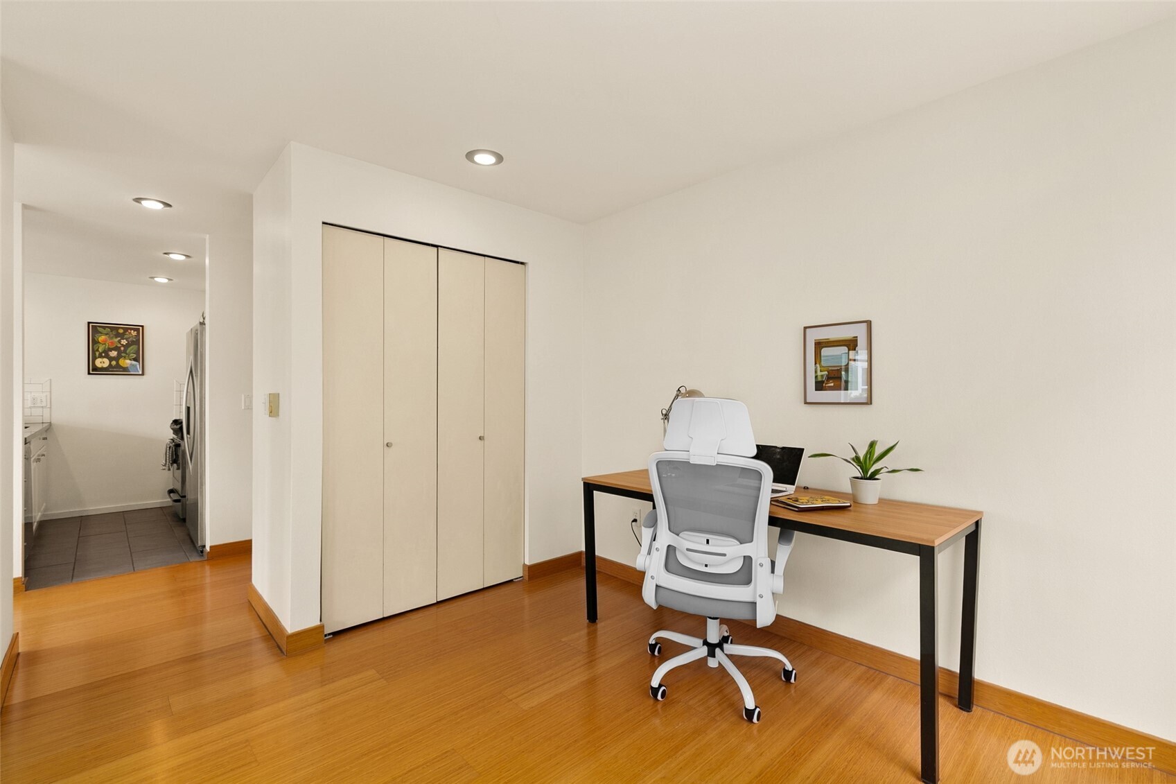 500 Aloha Street, Unit 202 Seattle, WA 98109 - Photo 8 of 15 a workspace with furniture and a window