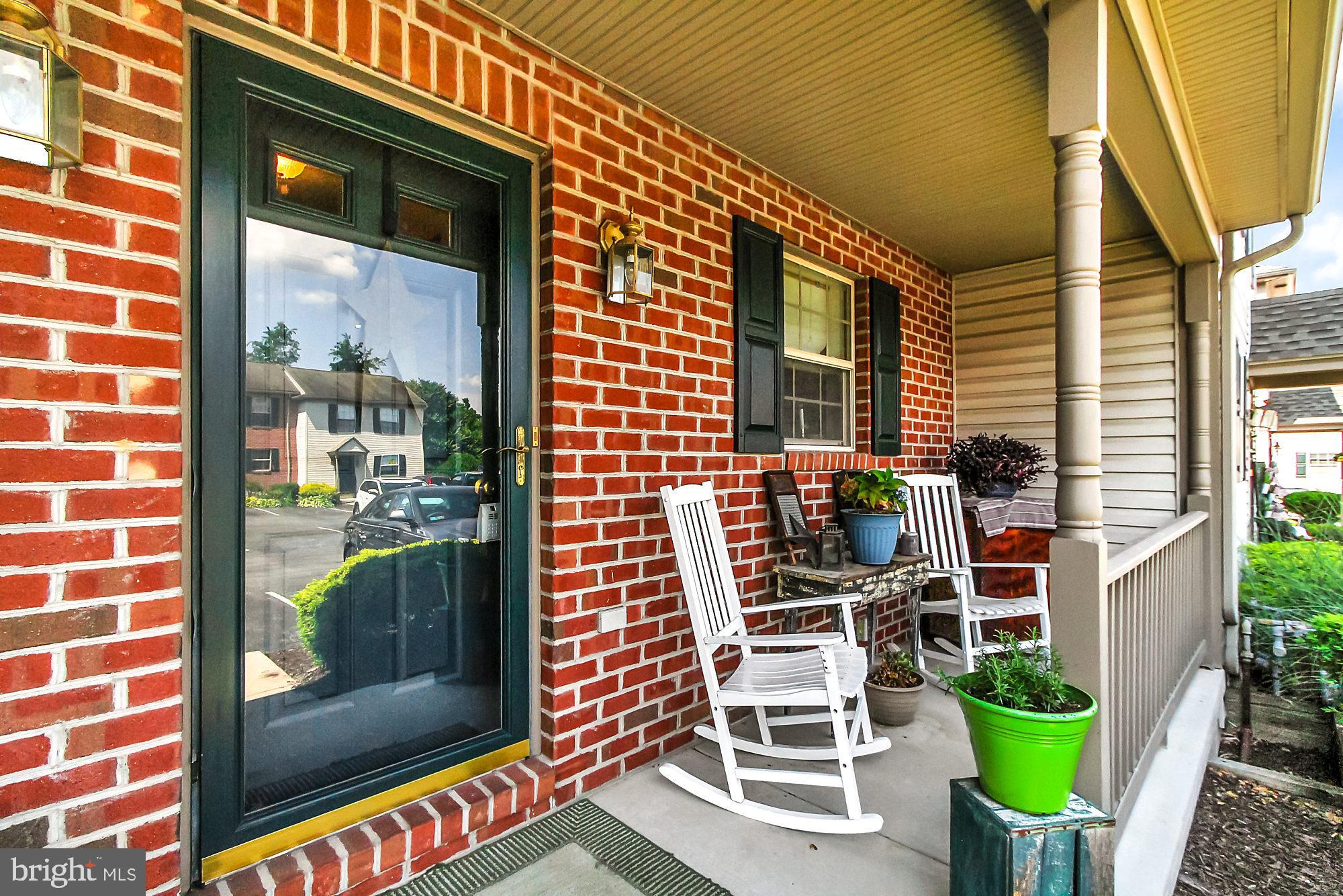 39 East 3rd Avenue Spring Grove, PA 17362 - Photo 3 of 28 Country cottage front porch