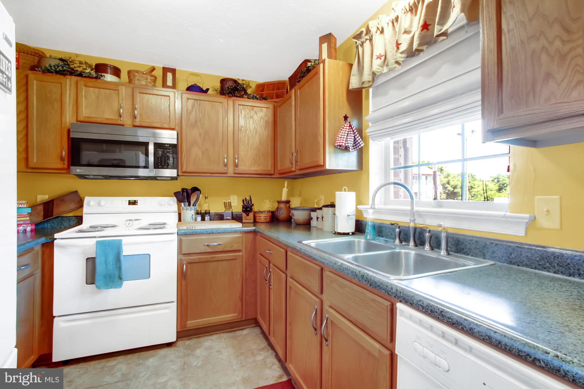 39 East 3rd Avenue Spring Grove, PA 17362 - Photo 6 of 28 Gallery Image 6
