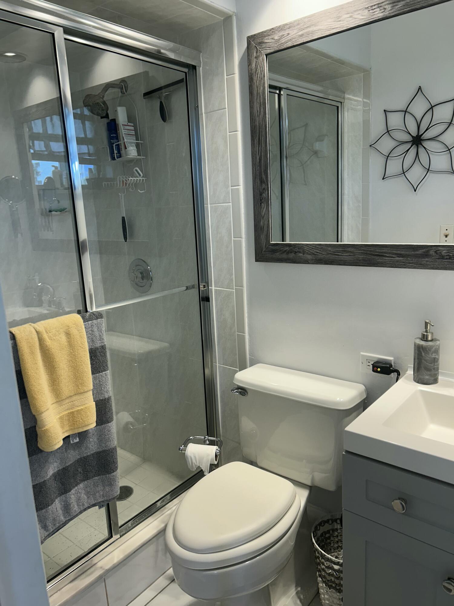 2760 Banyan Road, Unit 25A Boca Raton, FL 33432 - Photo 8 of 12 bath2