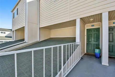 $2,250 | 1818 South Lakeshore Boulevard, Unit 30, Austin, TX 78741
