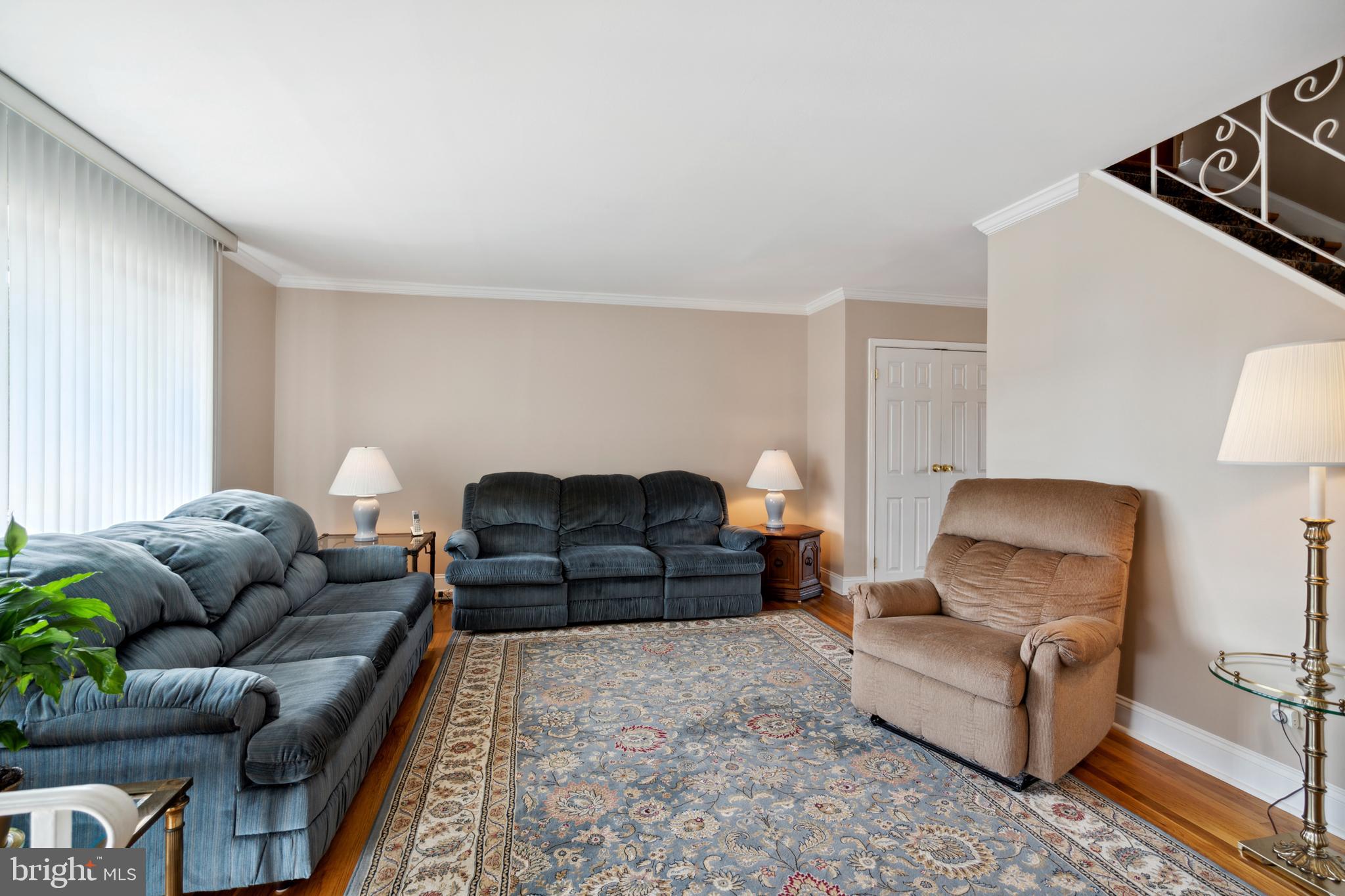 12406 Rambler Road Philadelphia, PA 19154 - Photo 3 of 25 Living Room