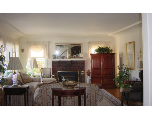 12 Becket Road Belmont, MA 02478 - Photo 5 of 14
