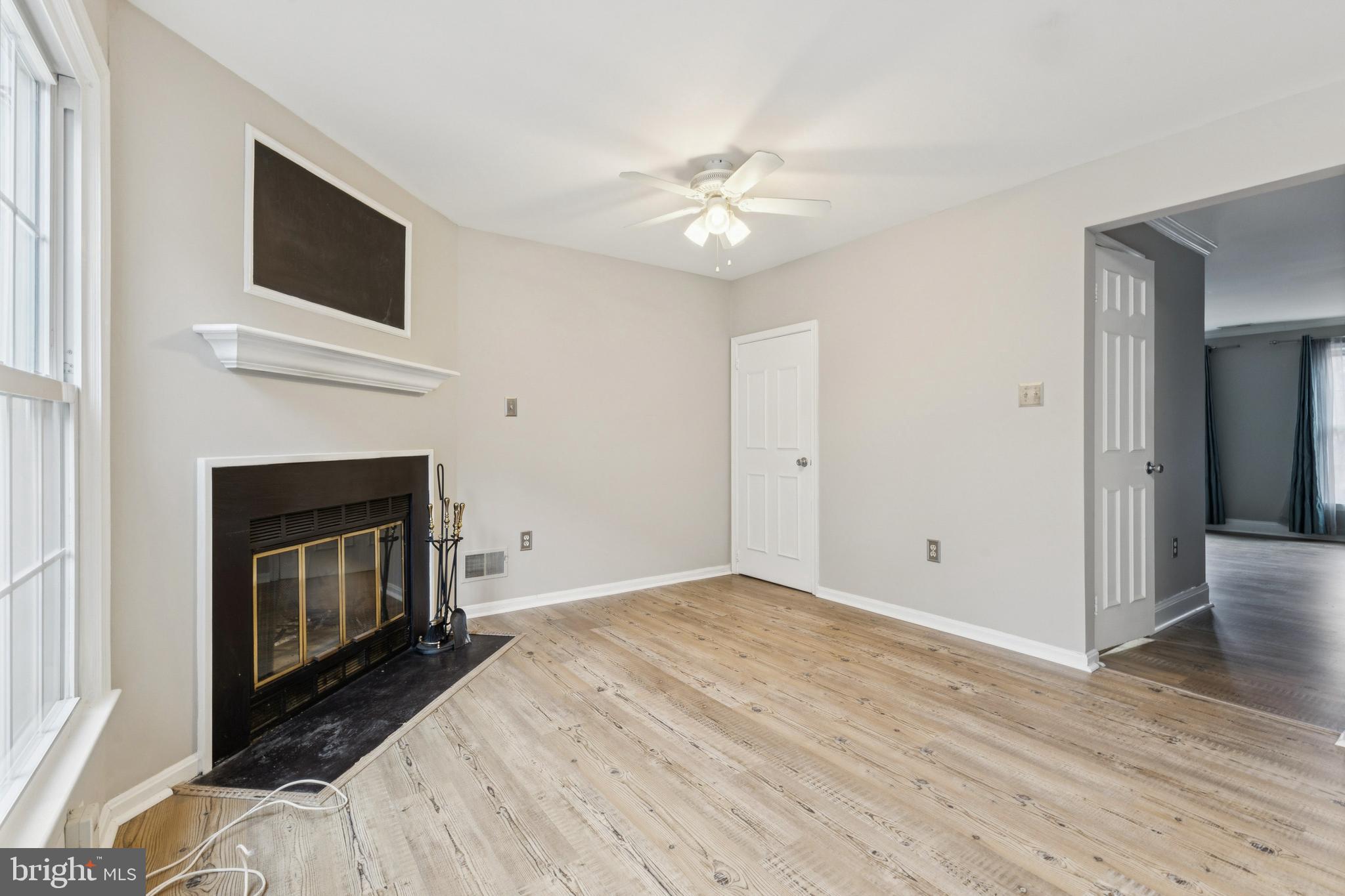 7420 Houndsbury Court Alexandria, VA 22315 - Photo 13 of 34 FAMILY ROOM