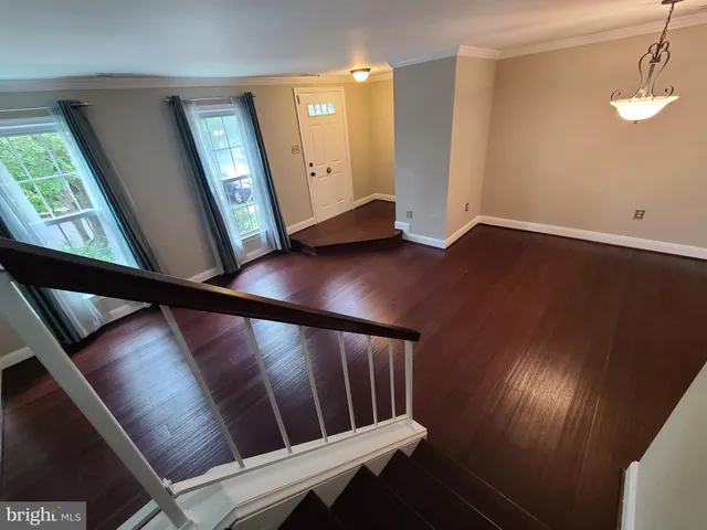 $2,800 | 7420 Houndsbury Court, Alexandria, VA 22315