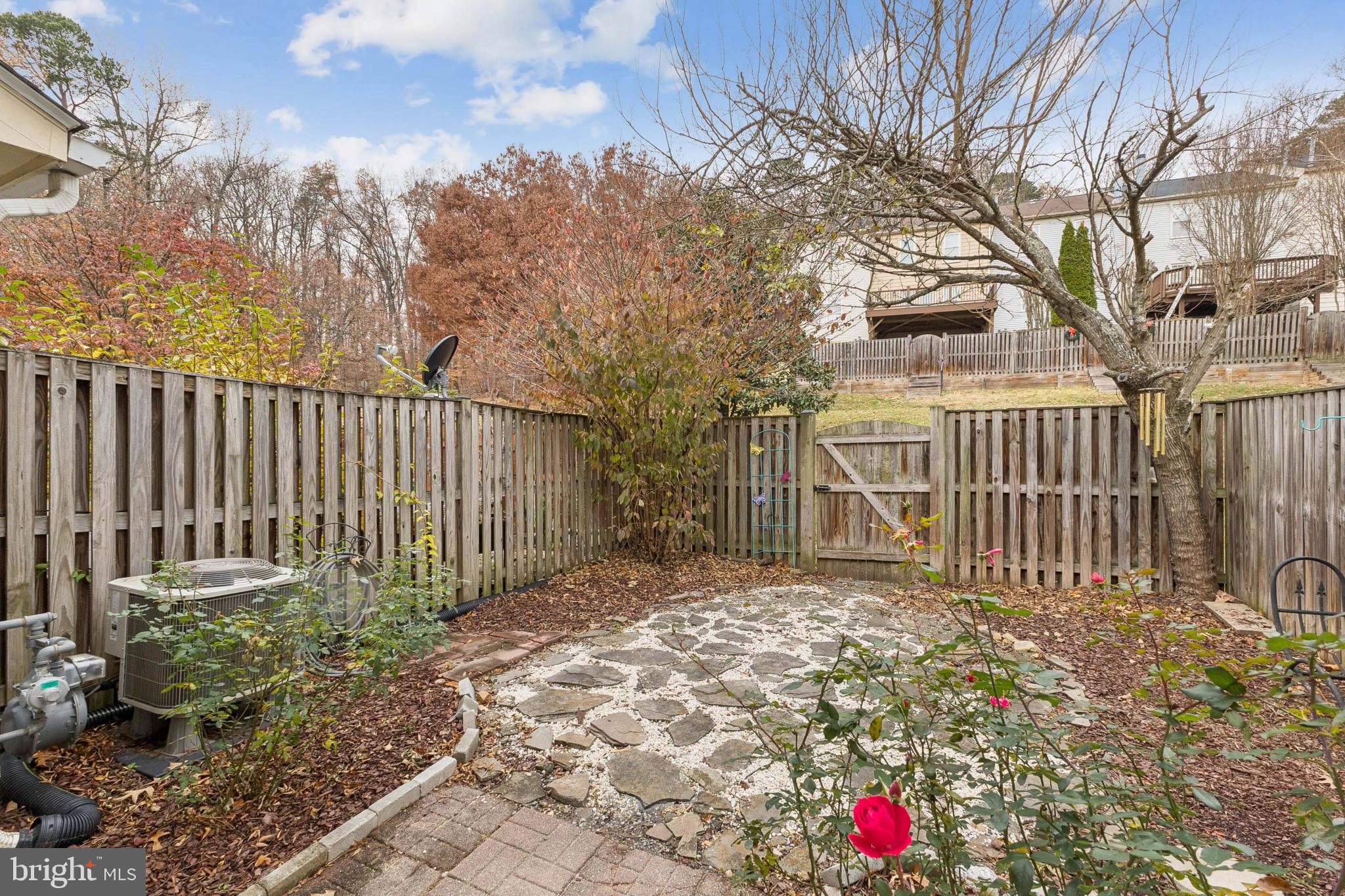 7420 Houndsbury Court Alexandria, VA 22315 - Photo 30 of 34 BACKYARD
