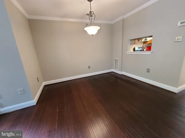 $2,800 | 7420 Houndsbury Court, Alexandria, VA 22315