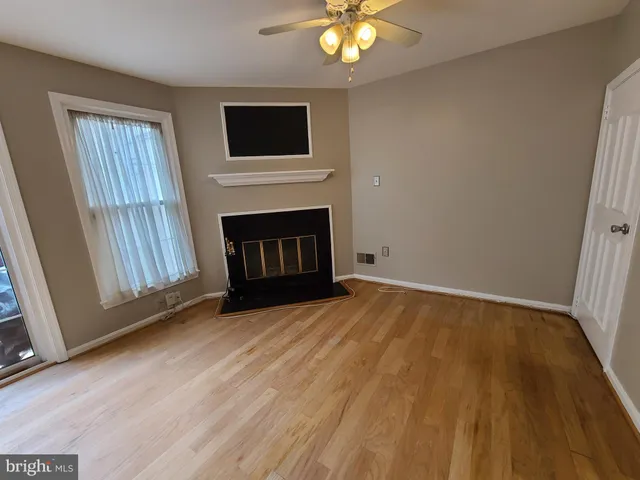 $2,800 | 7420 Houndsbury Court, Alexandria, VA 22315