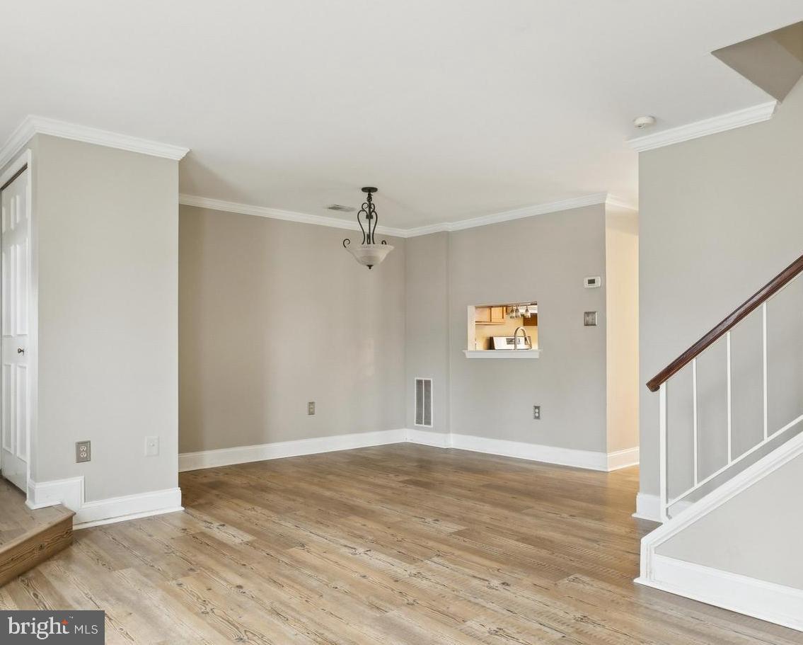7420 Houndsbury Court Alexandria, VA 22315 - Photo 6 of 34 DINING ROOM