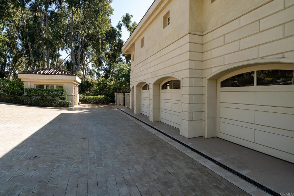 14479 Emerald Lane Rancho Santa Fe, CA 92067 - Photo 43 of 52 a view of a garage