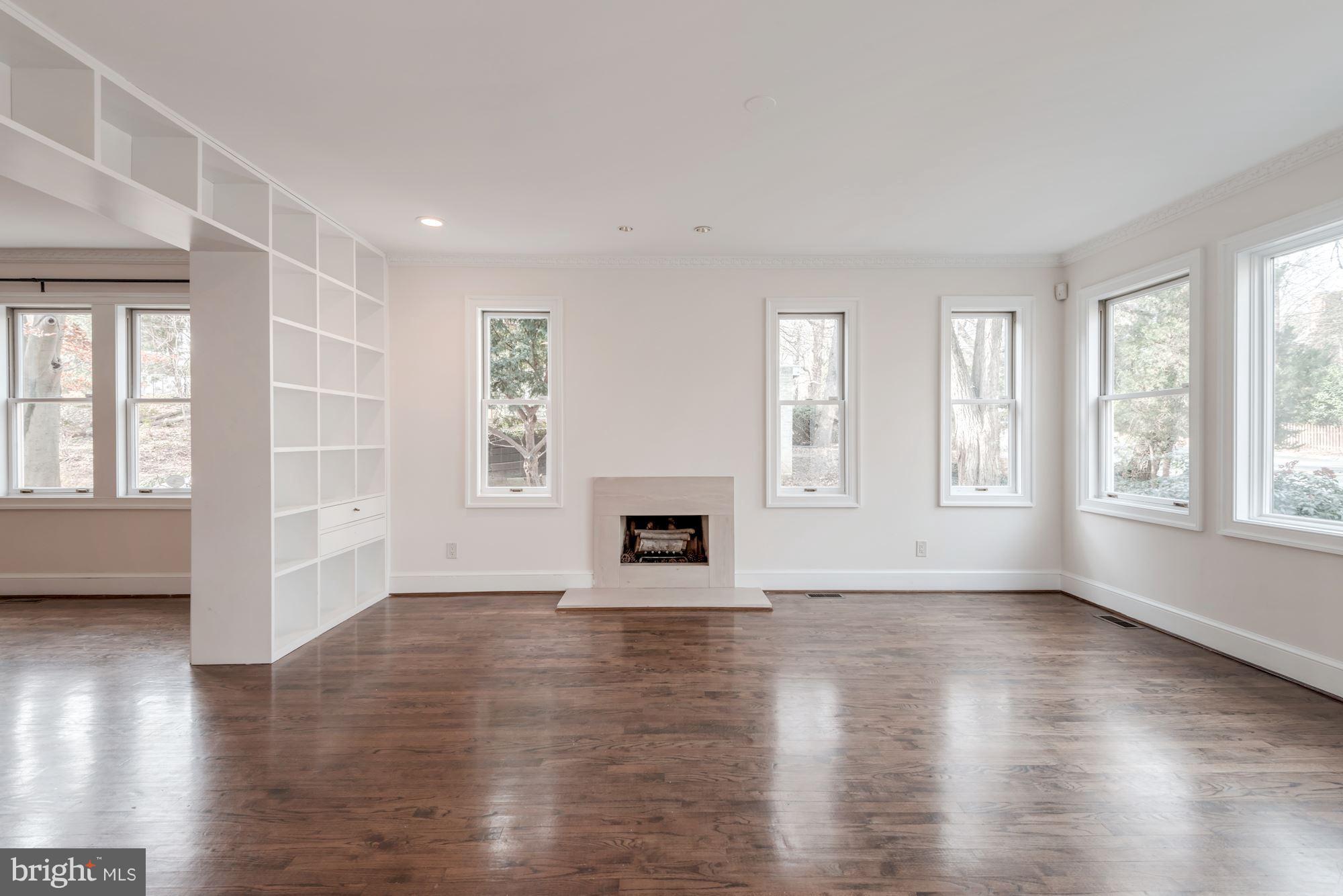 3006 Military Road Northwest Washington, DC 20015 - Photo 9 of 30 Living Room