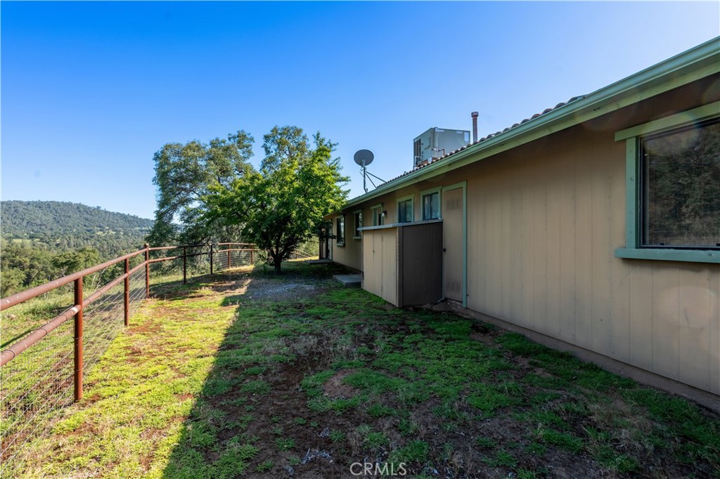 3729 Ben Hur Road Mariposa, CA 95338 - Photo 55 of 57 a view of a backyard with plants