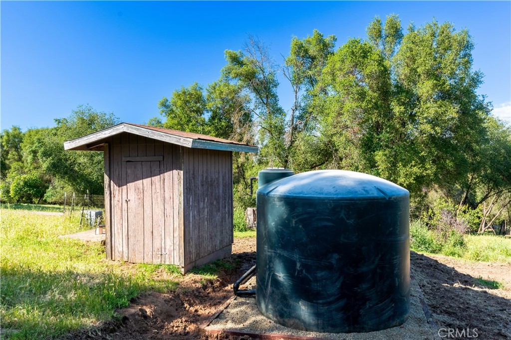 3729 Ben Hur Road Mariposa, CA 95338 - Photo 57 of 57 a view of a tiny house with yard