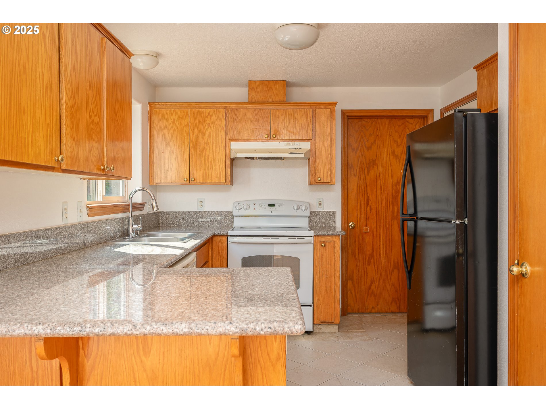 1104 Southwest Ivory Loop Gresham, OR 97080 - Photo 13 of 34