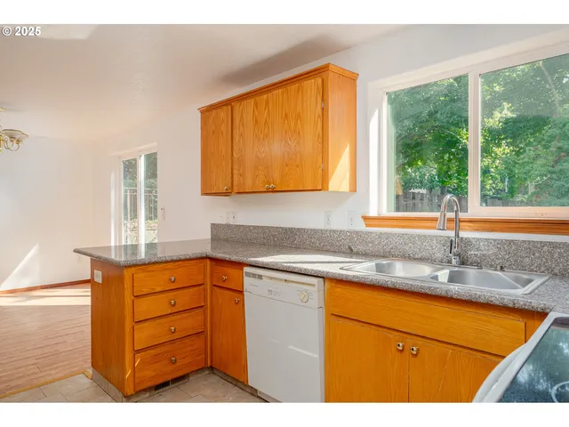 $359,900 | 1104 Southwest Ivory Loop, Gresham, OR 97080