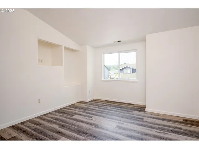 $359,900 | 1104 Southwest Ivory Loop, Gresham, OR 97080